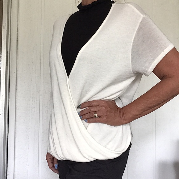 WE THE FREE BY FREE PEOPLE WHITE SURPLICE WRAP WHITE TOP MEDIUM NWOT - Picture 4 of 11